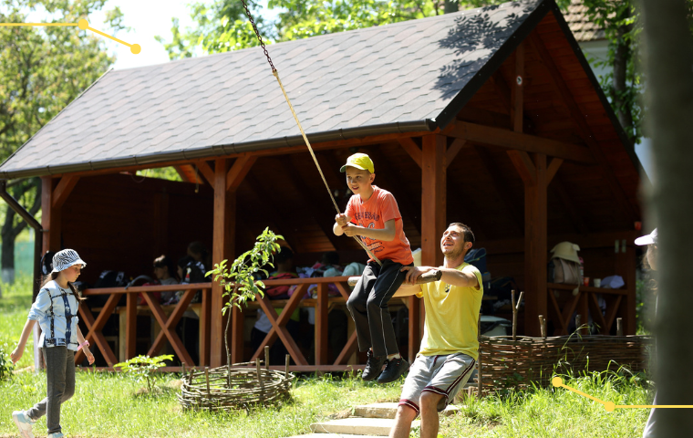 Аренда беседки и игровой площадки на 6 часов.